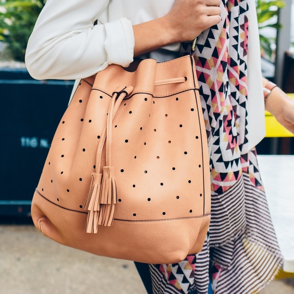 Sole Society Handbags - Sole Society Bucket Bag Kattia in Blush